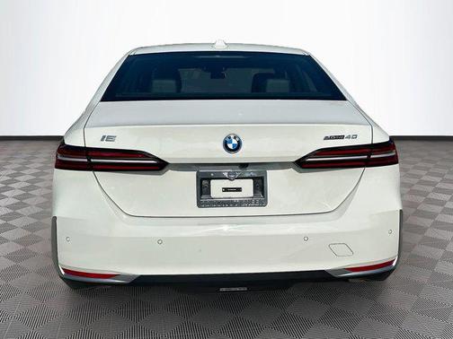 2025 BMW i5 eDrive40