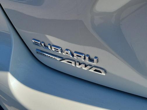 Crystal White Pearl 2024 Subaru Crosstrek Limited