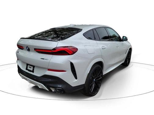 Mineral White Metallic 2026 BMW X6 xDrive40i