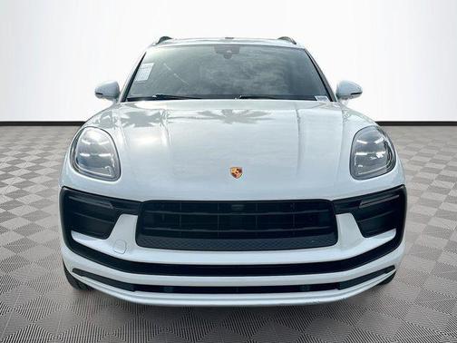 2022 Porsche Macan Base