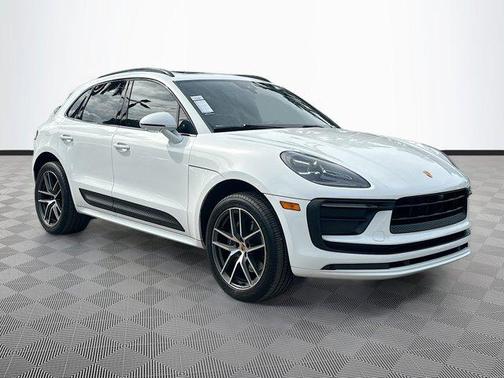 2022 Porsche Macan Base