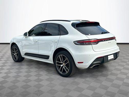 2022 Porsche Macan Base