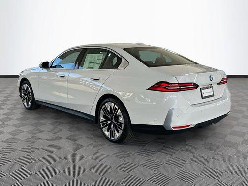 2025 BMW 530 i