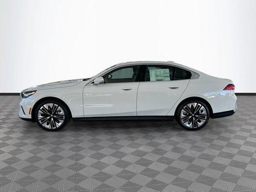 2025 BMW 530 i