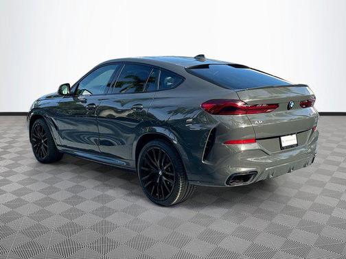 2022 BMW X6 M50i