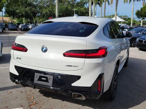 Alpine White 2023 BMW X4 xDrive30i