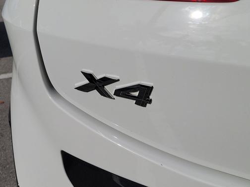 Alpine White 2023 BMW X4 xDrive30i
