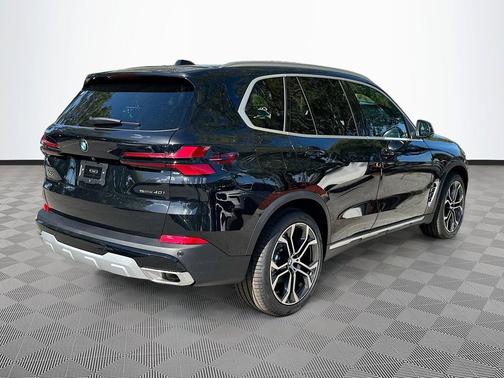 Black Sapphire Metallic 2026 BMW X5 sDrive40i