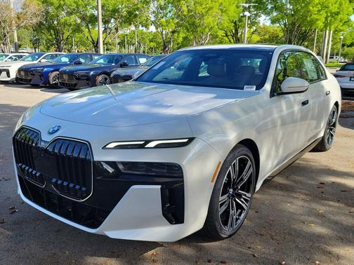 Mineral White Metallic 2026 BMW 740 740i