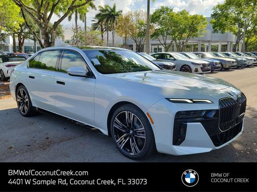 Mineral White Metallic 2026 BMW 740 740i