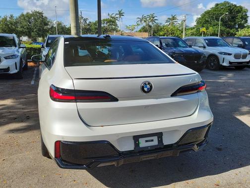 Mineral White Metallic 2026 BMW 740 740i