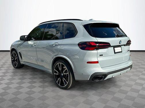 2024 BMW X5 M60i