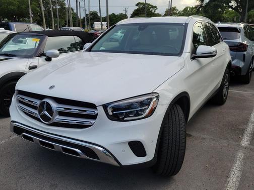 White 2021 Mercedes-Benz GLC 300 4MATIC