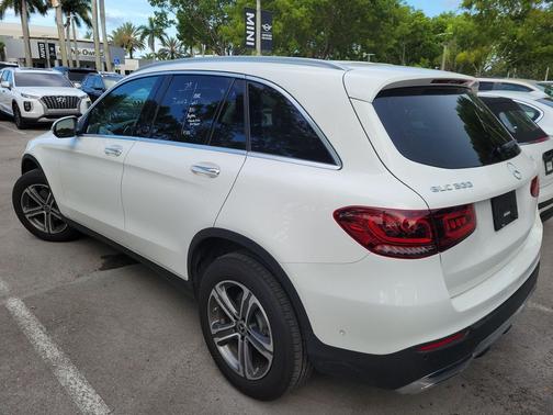 White 2021 Mercedes-Benz GLC 300 4MATIC