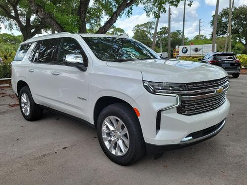 Iridescent Pearl Tricoat 2024 Chevrolet Tahoe Premier
