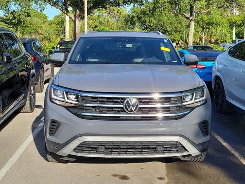 Gray 2020 Volkswagen Atlas Cross Sport 3.6L V6 SE w/Technology