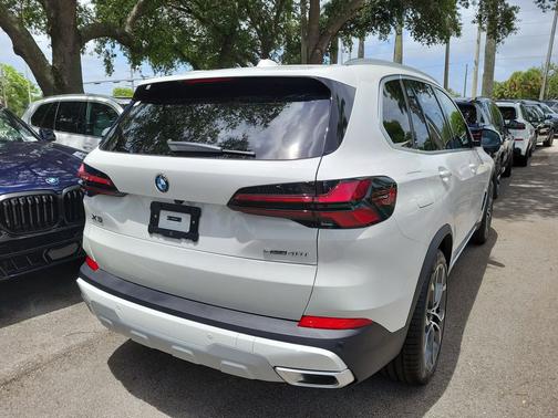 Alpine White 2026 BMW X5 sDrive40i