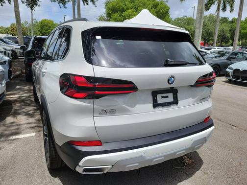 Alpine White 2026 BMW X5 sDrive40i