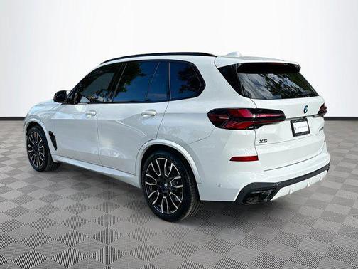 2024 BMW X5 M60i