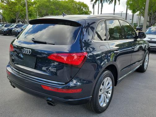 Moonlight Blue 2017 Audi Q5 2.0T Premium