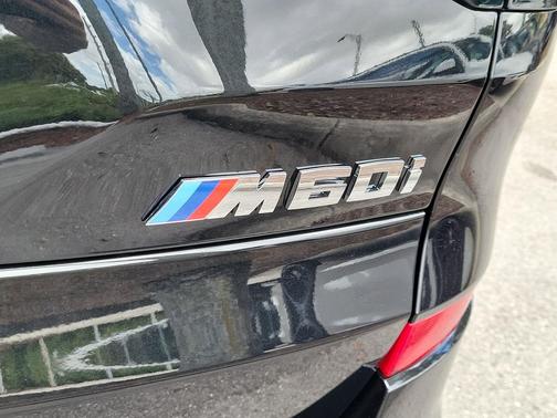 Black Sapphire Metallic 2026 BMW X5 M60i