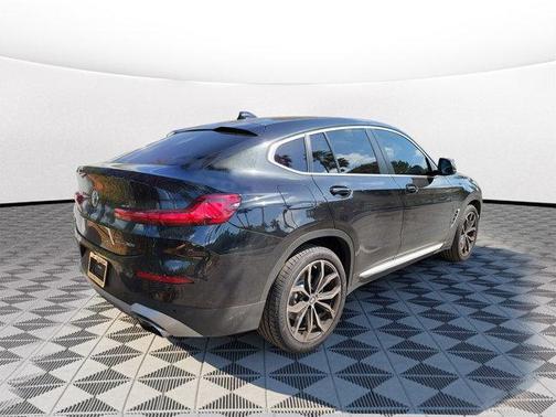 2023 BMW X4 xDrive30i