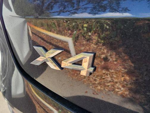 2023 BMW X4 xDrive30i