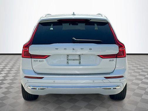 2023 Volvo XC60 B5 Plus Bright Theme