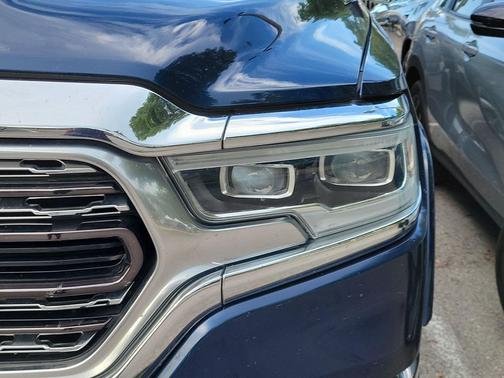 Patriot Blue Pearlcoat 2021 RAM 1500 Limited