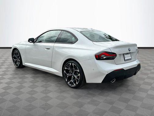 2025 BMW 230 i
