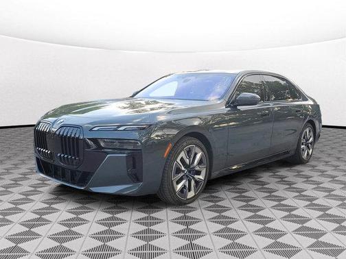 Dravit Grey Metallic 2023 BMW 740 i