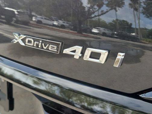 Black Sapphire Metallic 2026 BMW X7 xDrive40i