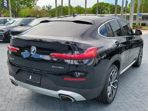 Jet Black 2024 BMW X4 xDrive30i