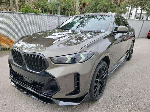 Manhattan Green Metallic 2025 BMW X6 xDrive40i