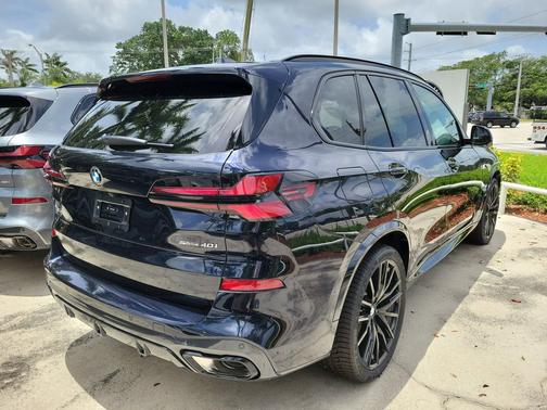 Carbon Black Metallic 2026 BMW X5 sDrive40i
