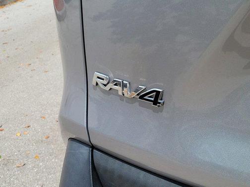 Silver Sky Metallic 2021 Toyota RAV4 XLE