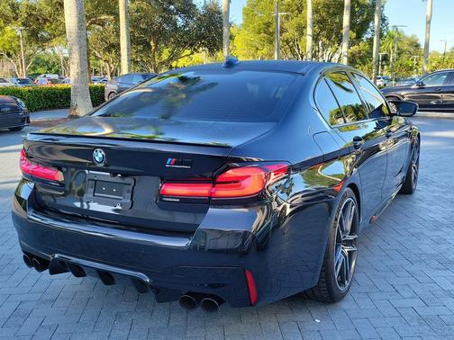 Black Sapphire Metallic 2021 BMW M5 Base