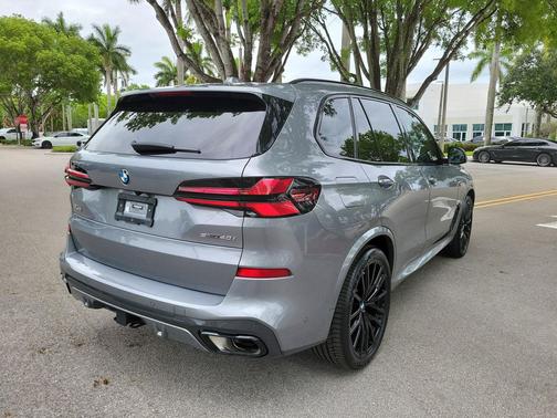 Skyscraper Grey Metallic 2024 BMW X5 sDrive40i