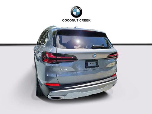 Skyscraper Grey Metallic 2026 BMW X5 xDrive40i