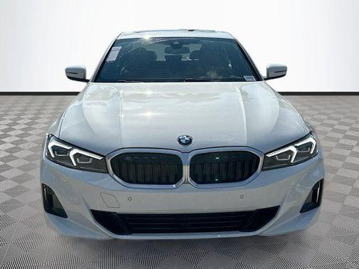 2026 BMW 330 i