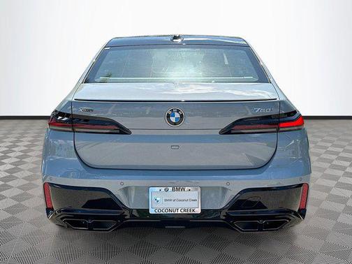 Brooklyn Grey Metallic 2025 BMW 760 xDrive
