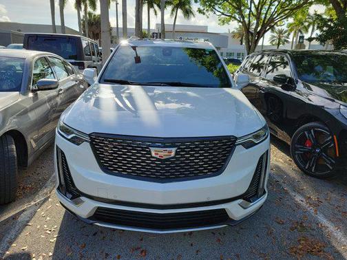 Crystal White Tricoat 2024 Cadillac XT6 Premium Luxury FWD