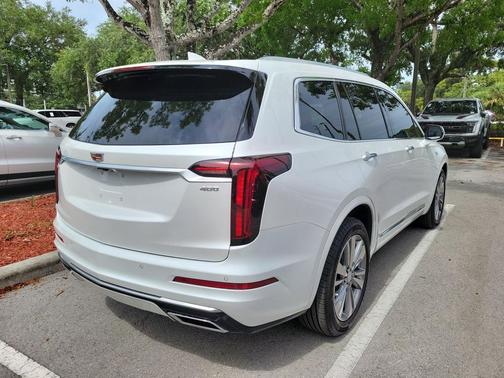 Crystal White Tricoat 2024 Cadillac XT6 Premium Luxury FWD