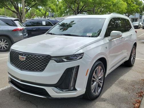 Crystal White Tricoat 2024 Cadillac XT6 Premium Luxury FWD
