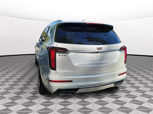 Crystal White Tricoat 2024 Cadillac XT6 Premium Luxury FWD