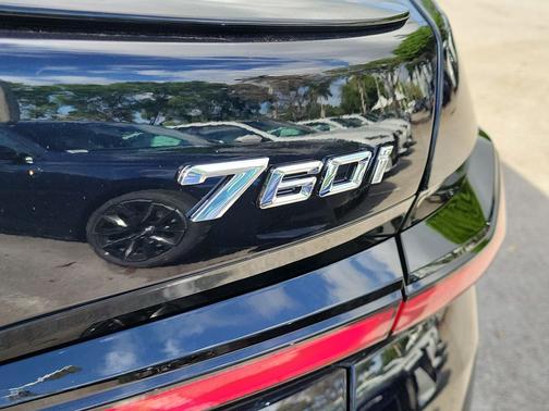 Carbon Black Metallic 2026 BMW 760 xDrive