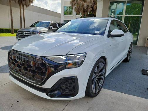 Glacier White Metallic 2026 Audi Q8 55 Premium Plus
