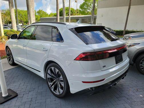 Glacier White Metallic 2026 Audi Q8 55 Premium Plus