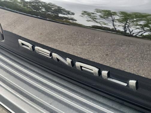 Onyx Black 2024 GMC Yukon Denali Ultimate
