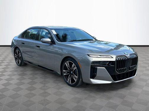 2025 BMW 740 i